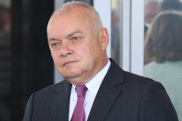 На віллі російського пропагандиста Кисельова у Криму підпалили машини