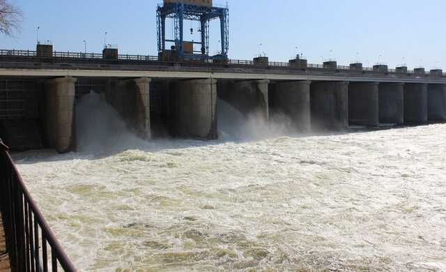 Війська РФ намагаються відбудувати переправу біля Каховської ГЕС