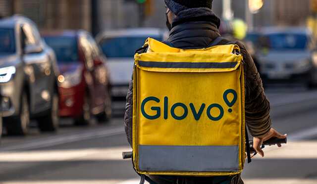 У Дніпрі чоловік з рюкзаком Glovo вчинив стрілянину, є постраждалий