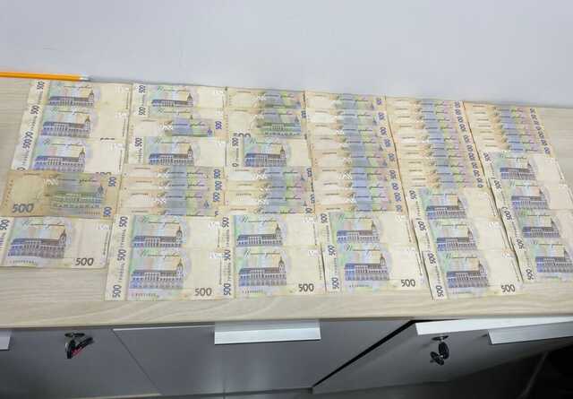 На Київщині під час отримання хабаря затримали керівника комунального підприємства