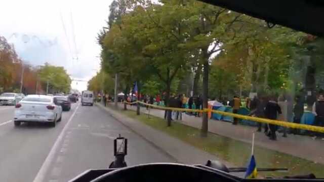 У Кишеневі масові протести: майже тиждень мітингувальники вимагають відставки президента Санду