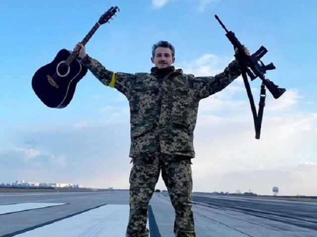 «Тато тепер — автомобіль»: Коля Серга написав жорстку пісню про путінську мобілізацію