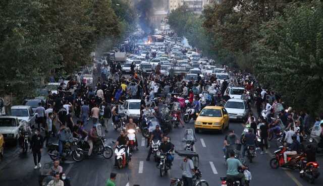 Демонстранти захопили місто: що зараз відбувається в Ірані