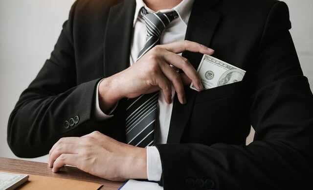 В Івано-Франківській області підрядника підозрюють у привласненні коштів