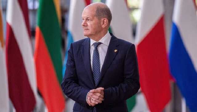 Шольц объяснил, почему Германия не отправляет танки по Украине