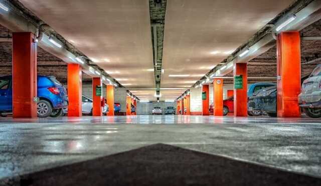 У Києві бізнесмен вкрав 40 паркомісць