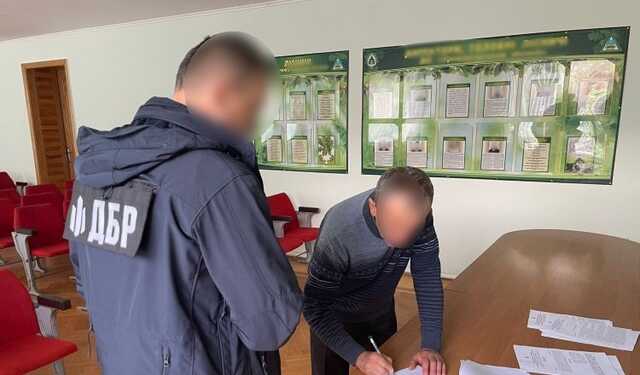 Керівництву Вінницького обласного управління лісгоспу повідомили підозри