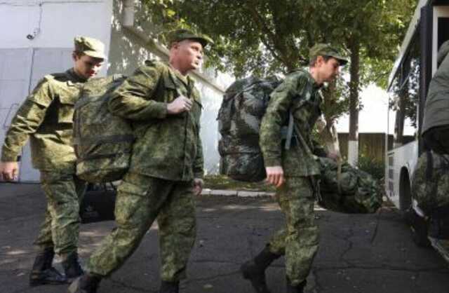 Вцілілі у Лимані російські окупанти втекли до Щастя, - Гайдай