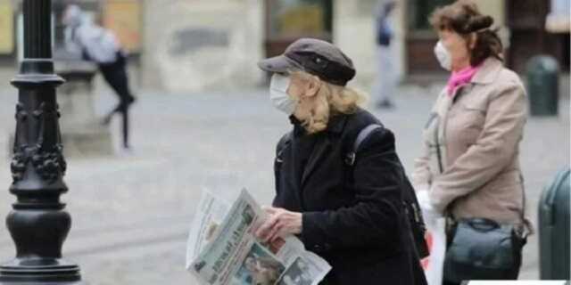 Киевлян призвали снова надевать маски и держать дистанцию