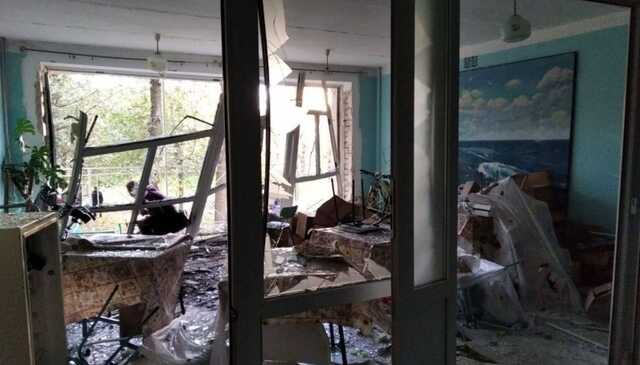 Россия ударила ракетой по больнице в Харьковской области: есть погибший