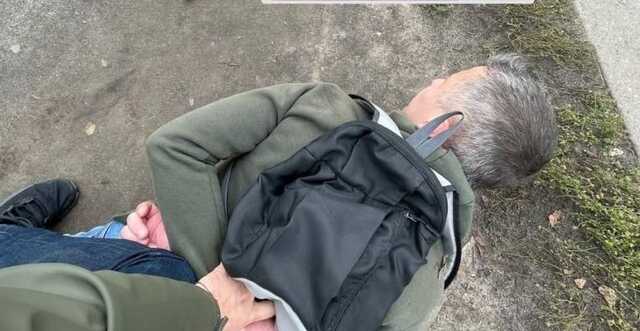 В Києві затримали чоловіка, котрий поширював комуністичні листівкі