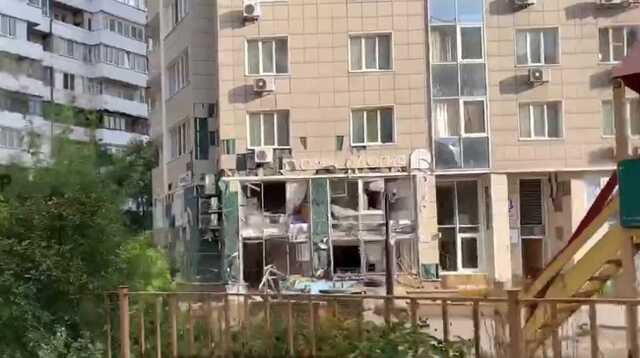 В Донецке под обстрел попал известный банк: есть раненые