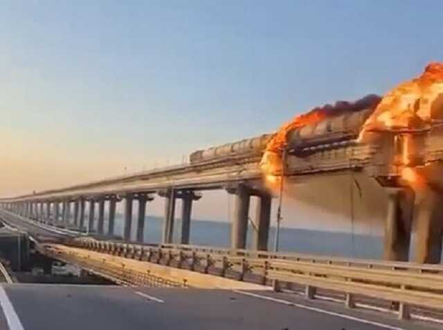 Нас цілком влаштовує: В ЗСУ відреагували на обвал Кримського мосту