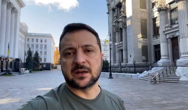 Массированная ракетная атака по Украине: Зеленский обратился к украинцам из центра Киева