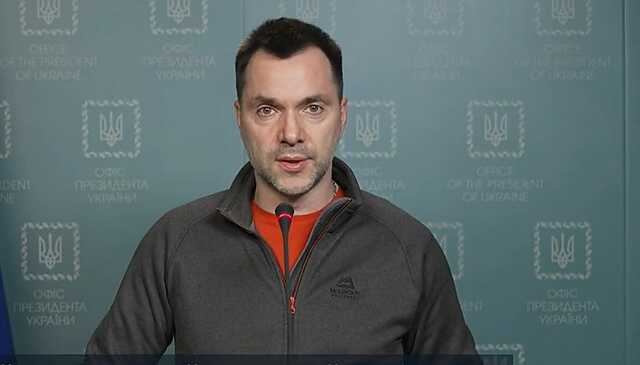 ЗСУ вже близько до Сватового. Але росіяни ще намагаються "героїчно" контратакувати, - Арестович