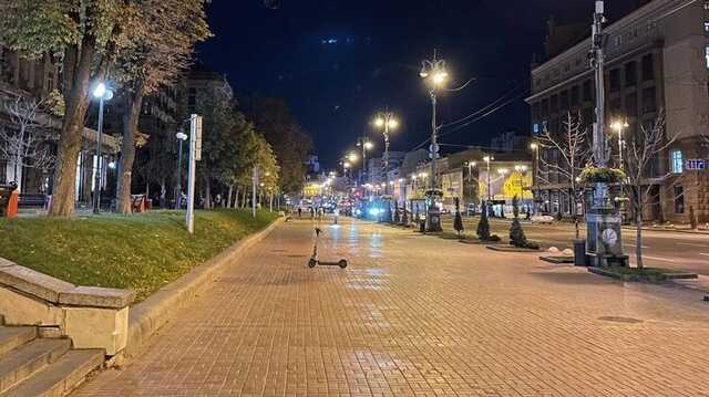 З’явилися фото незвично порожніх вулиць Києва