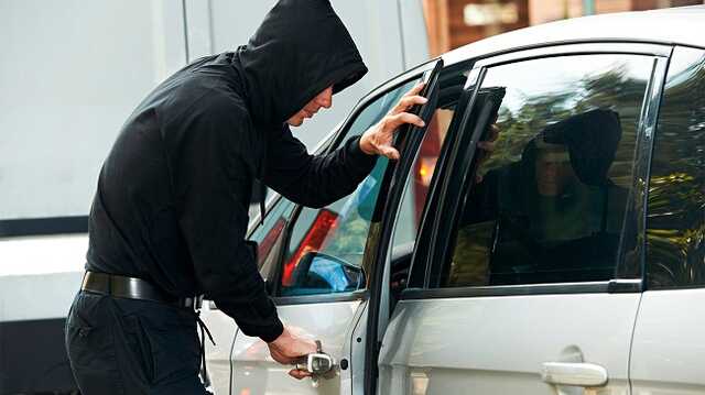 На Київщині затримали серійних крадіїв з авто