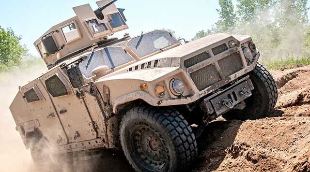 США направлять до України боєприпаси та бронемашини Humvee, - Reuters