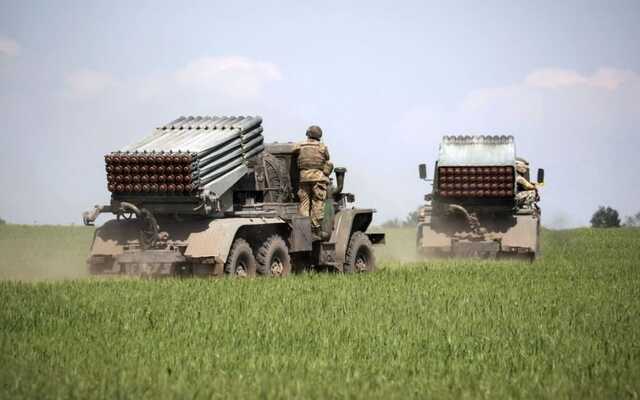 Очень быстро бежали: оккупанты в Херсонской области покинули целые арсеналы боеприпасов
