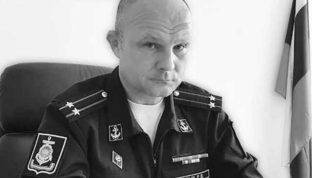 У РФ на паркані знайшли мертвого військкома