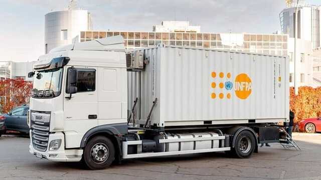 В Изюме начал работу мобильный роддом, который передали в ООН