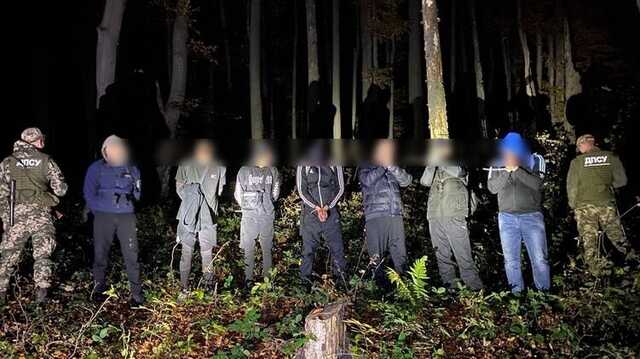 На Закарпатті в лісі спіймали ухилістів, які намагалися втекти до Словаччини