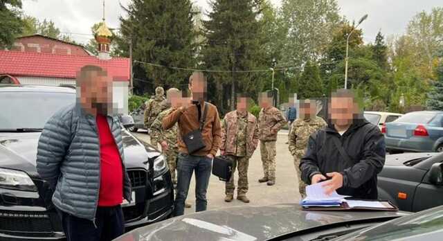 Заробляли на небіжчиках мільйони: у Дніпрі викрили чиновників, які торгували місцями на цвинтарях