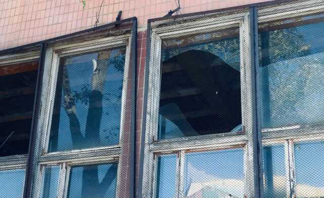 Обстріл Дніпра: одна людина постраждала, пошкоджені десятки будинків