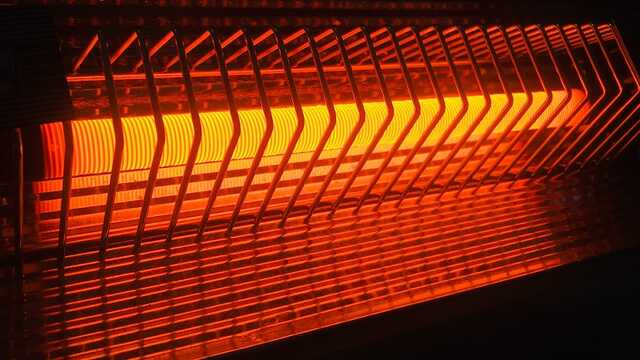 Киян закликали не використовувати обігрівачі у пікові години