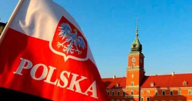 Українським біженцям у Польщі уріжуть допомогу