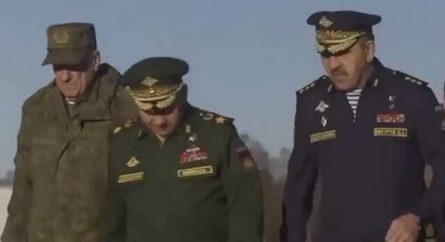 Під час візиту Путіна та Шойгу на тренування мобілізованих у росіян забрали патрони