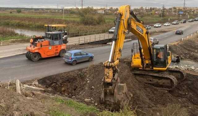 Под Киевом обустроили новую переправу через реку Ирпень