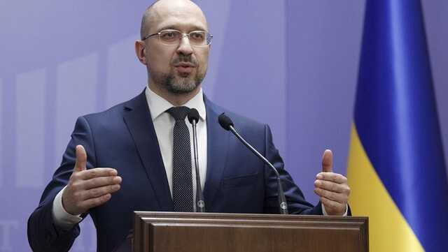 Українці можуть залишитися без пенсій та зарплат. Шмигаль назвав умову