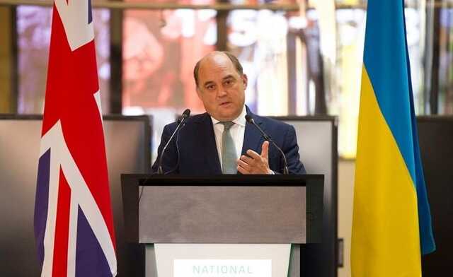 Великобританія готова допомогти. Росія та Україна мають шукати вихід з війни, - Воллес