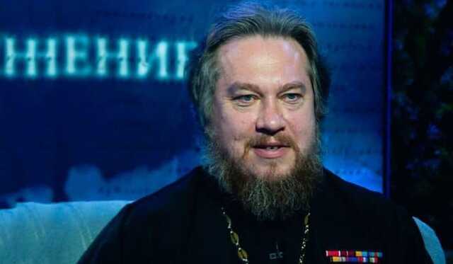 Російський священик запропонував жінкам більше народжувати, щоби пережити війну в Україні