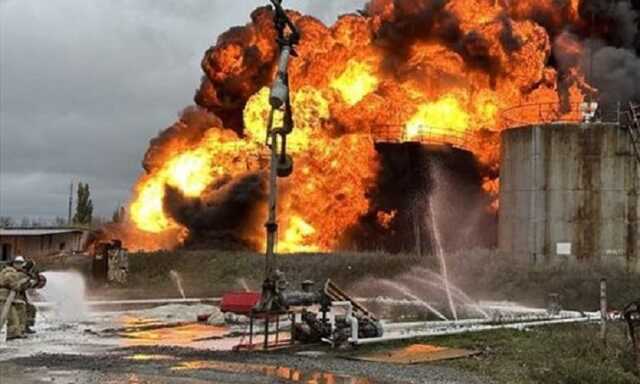 В Шахтерске «денацифицировали» цистерны с топливом, уцелевшие после вчерашнего пожара