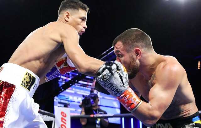 Ломаченко в непростом бою победил Ортиса