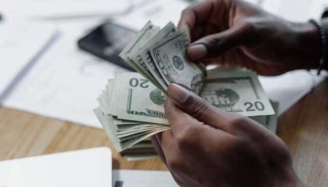 Стало відомо, який середньорічний курс долара заклали до бюджету на 2023 рік