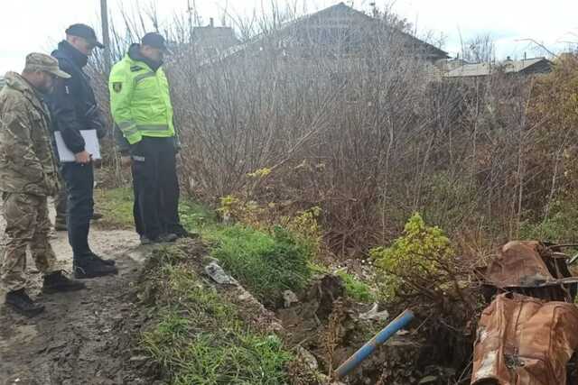 В Ізюмі ексгумували тіла трьох цивільних, авто яких розстріляли окупанти