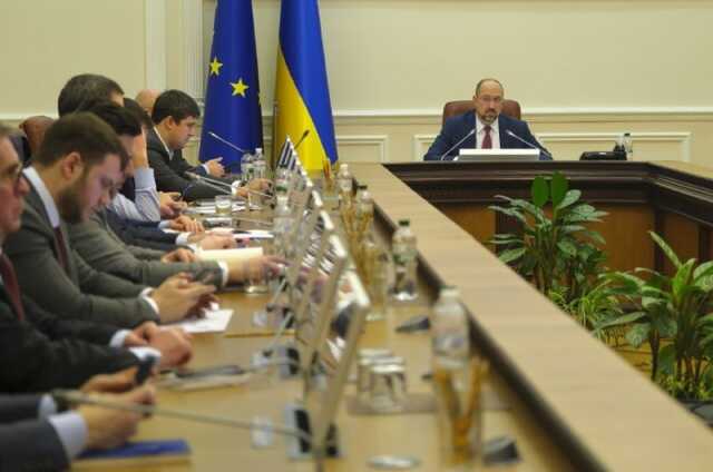 Стало відомо, скільки заробили за жовтень Шмигаль та інші члени Кабміну