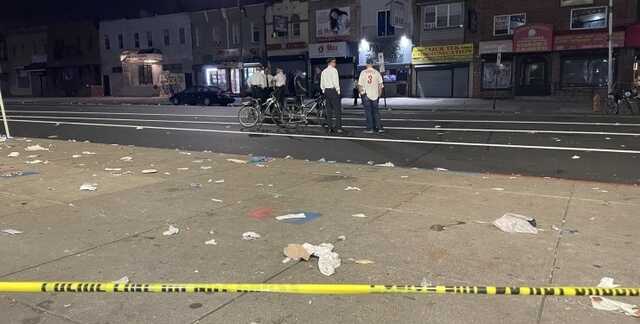 В Филадельфии группа неизвестных открыла огонь по людям у бара