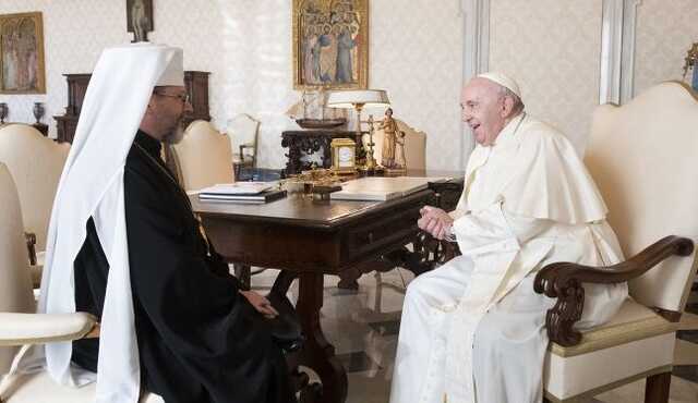 Папі Римському після скандальних заяв передали частину російської міни з України