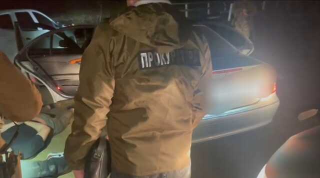 Чоловік планував вивезти ухилянтів до Румунії за 6500 доларів: його затримали