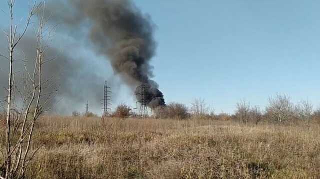 У МВС повідомили, що інтенсивний дим під Ясинуватою – це пожежа на електропідстанції