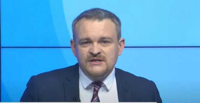 Радиоведущий расплакался читая диктант по украинскому языку