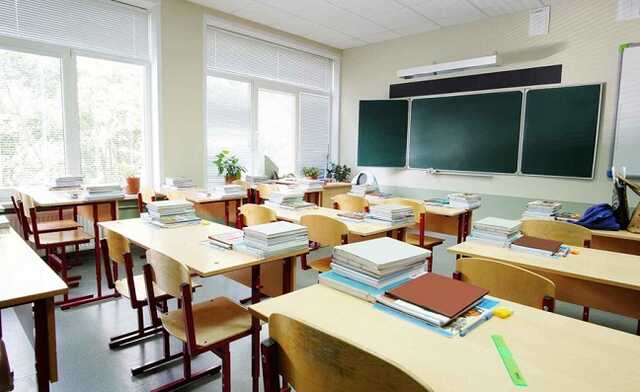 В трех регионах Украины изменят режим работы школ и детсадов