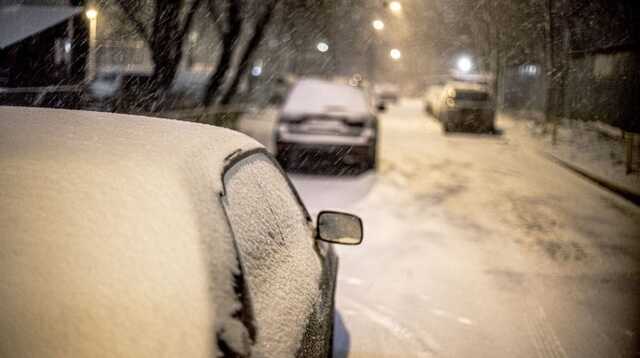 Завтра у Києві очікується сильний снігопад: містян закликають залишити авто вдома