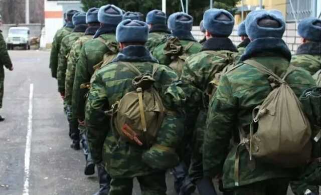 "Ось так ми і гріємось": мобілізованих росіян кинули у засніженому лісі без наметів