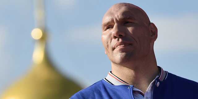 Російський боксер Валуєв отримав повістку і поскаржився на кульгавість