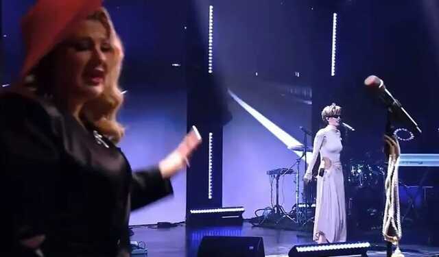 У РФ телеканал “Муз-ТВ” заглушив у пісні слова “війна” та “мир”